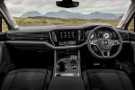 Volkswagen Touareg SE 2019 года (UK)